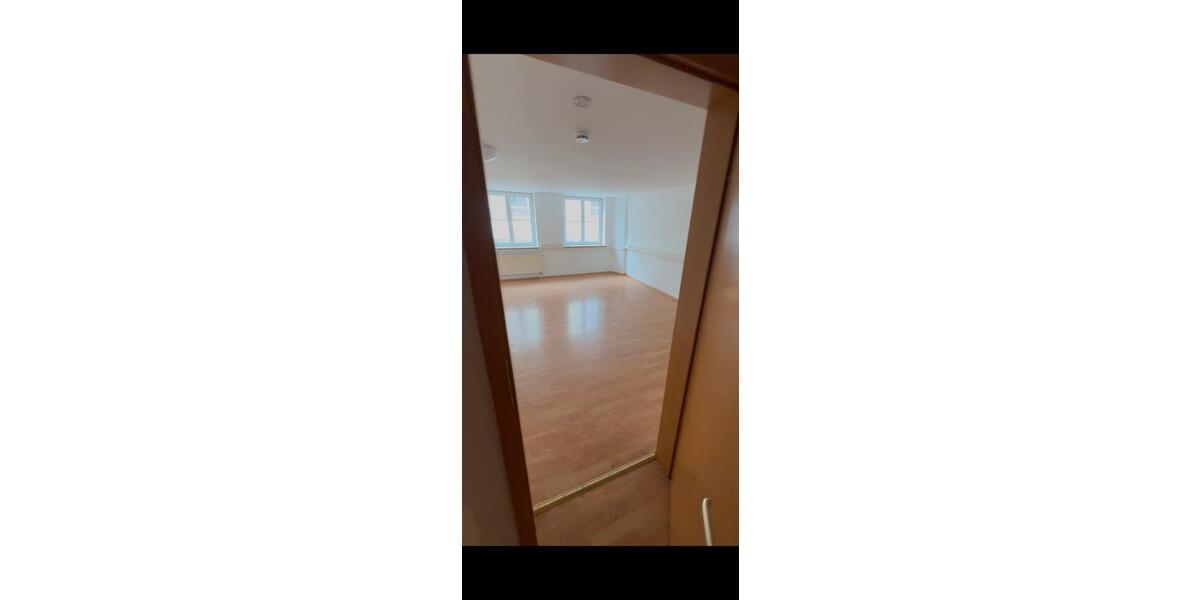 Etagenwohnung Kempten (Allgäu) Auf der Halde - 5 Zimmer, 160 m&sup2;, 2.500&euro; | Angebot:26425725