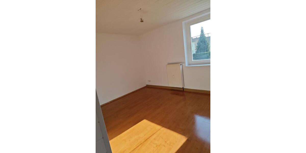 Erdgeschoßwohnung Colditz - 2 Zimmer, 40 m&sup2;, 300&euro; | Angebot:26125406