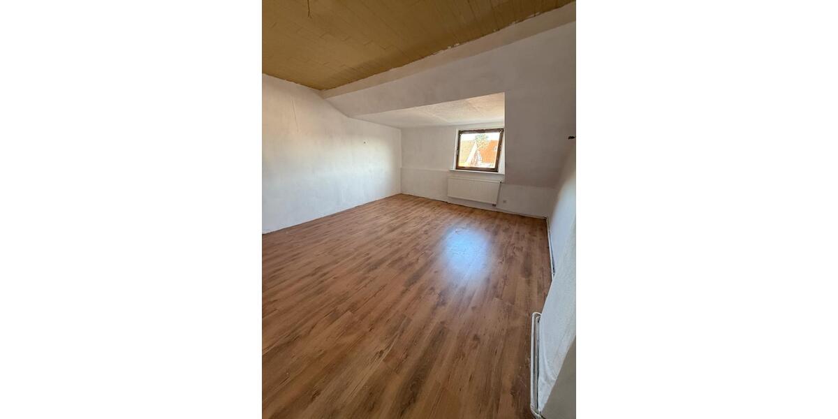 Dachgeschoßwohnung Gelsenkirchen Gelsenkirchen-Nord - 2 Zimmer, 77 m&sup2;, 450&euro; | Angebot:26005024