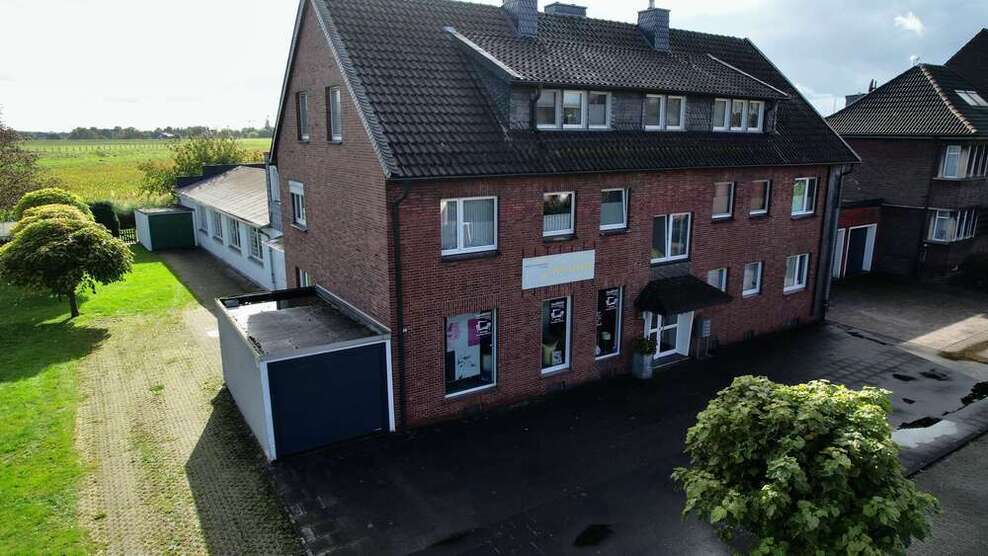 Halle in Oberhausen 1.750 € 241.65 m²