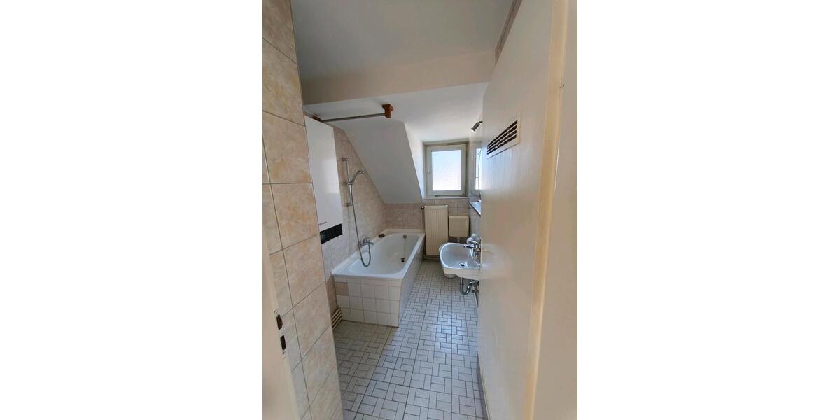 Dachgeschoßwohnung Meinhard - 2.5 Zimmer, 63 m&sup2;, 490&euro; | Angebot:26400043