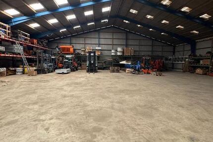 An der Bundesautobahn A1 in idealer Alleinlage gelegen, 1.100m2, Ihr Standort zimmer