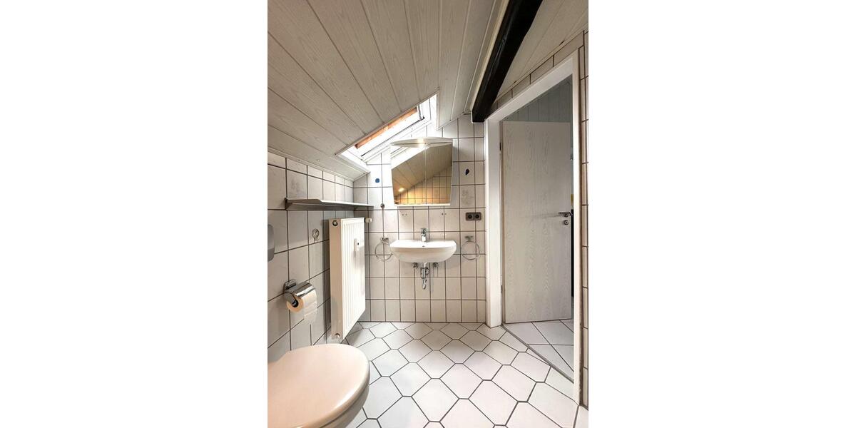 Helle 2-Zimmer Wohnung mit EBK, Einbauschrank, Klima uvm. 2 zimmer