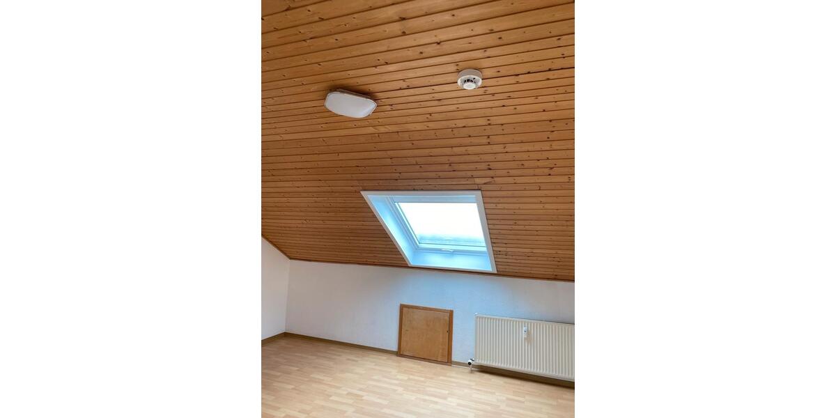 Dachgeschoßwohnung Pracht - 2 Zimmer, 70 m&sup2;, 815&euro; | Angebot:25483161