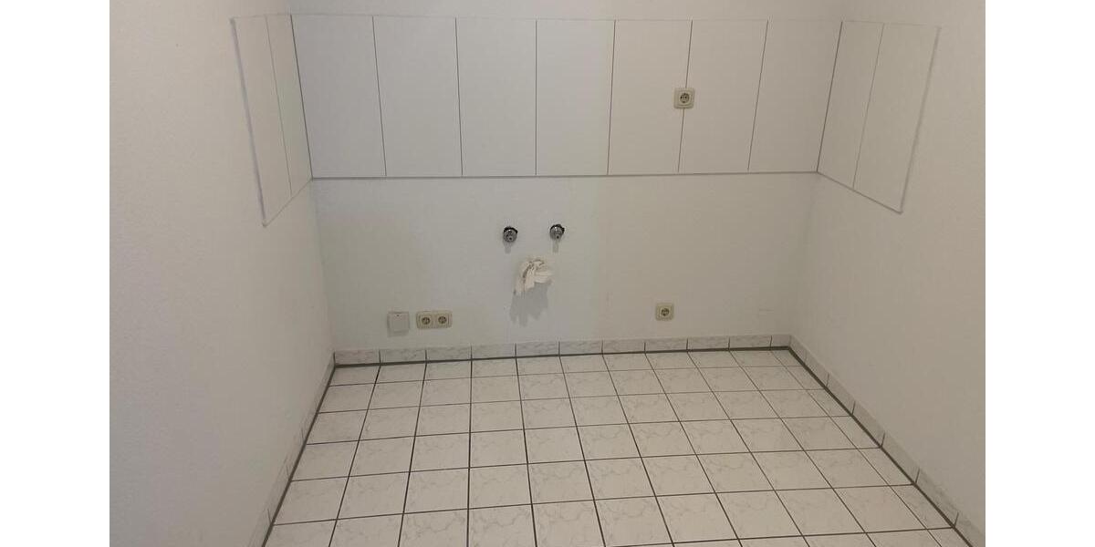 Etagenwohnung Apolda - 2 Zimmer, 75 m&sup2;, 545&euro; | Angebot:26337118