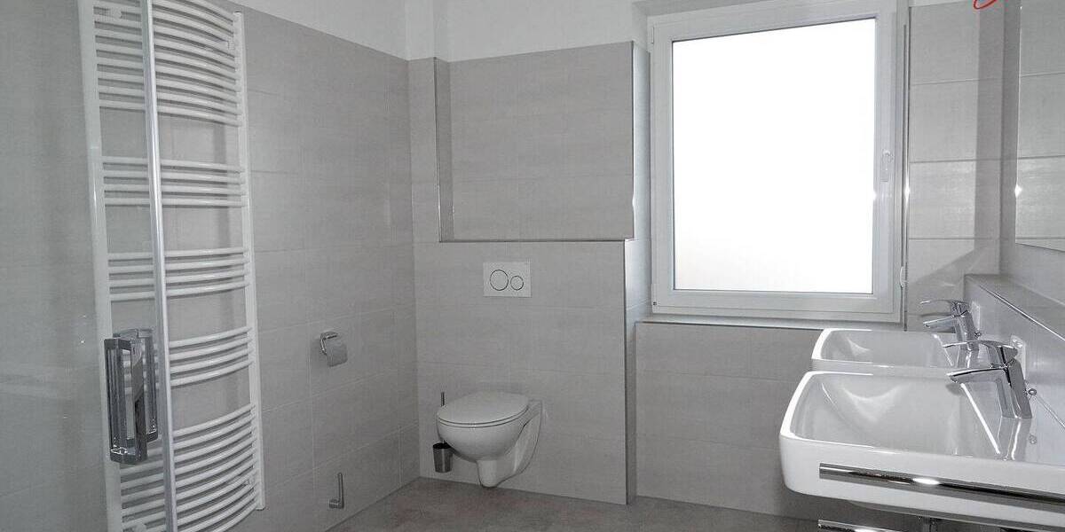 Etagenwohnung Wiesmoor Wiesederfehn - 3 Zimmer, 100 m&sup2;, 1.100&euro; | Angebot:25938375