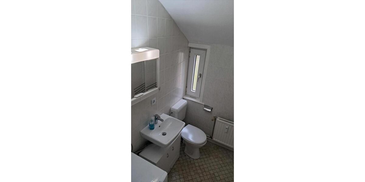 Apartment 28 QM, Dachgeschoss, teilmöbliert 1 zimmer