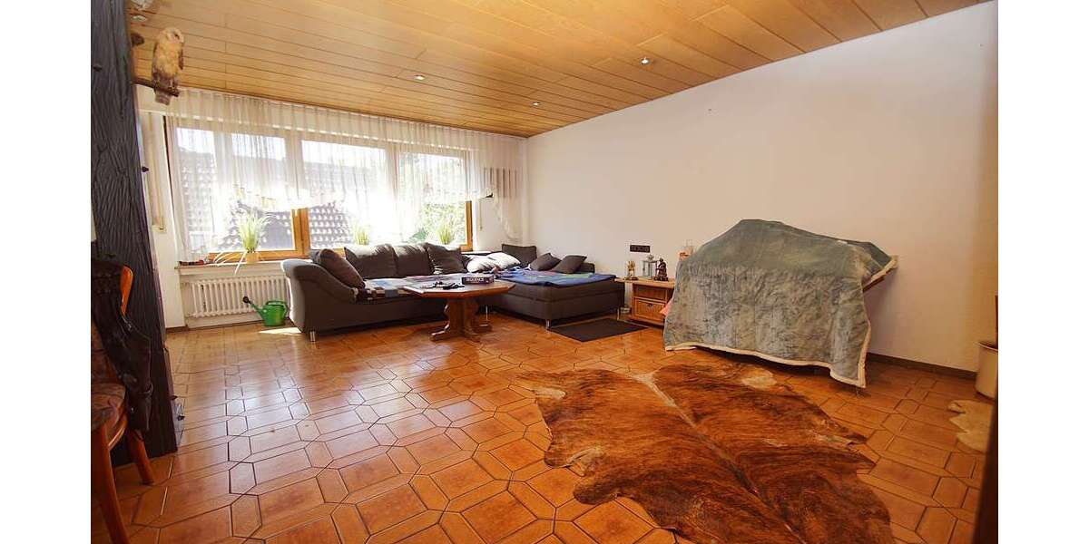 Etagenwohnung Frickenhausen - 4.5 Zimmer, 106 m&sup2;, 1.150&euro; | Angebot:26817603