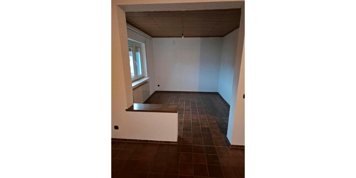 Etagenwohnung Hungen - 4 Zimmer, 100 m&sup2;, 1.050&euro; | Angebot:26234370