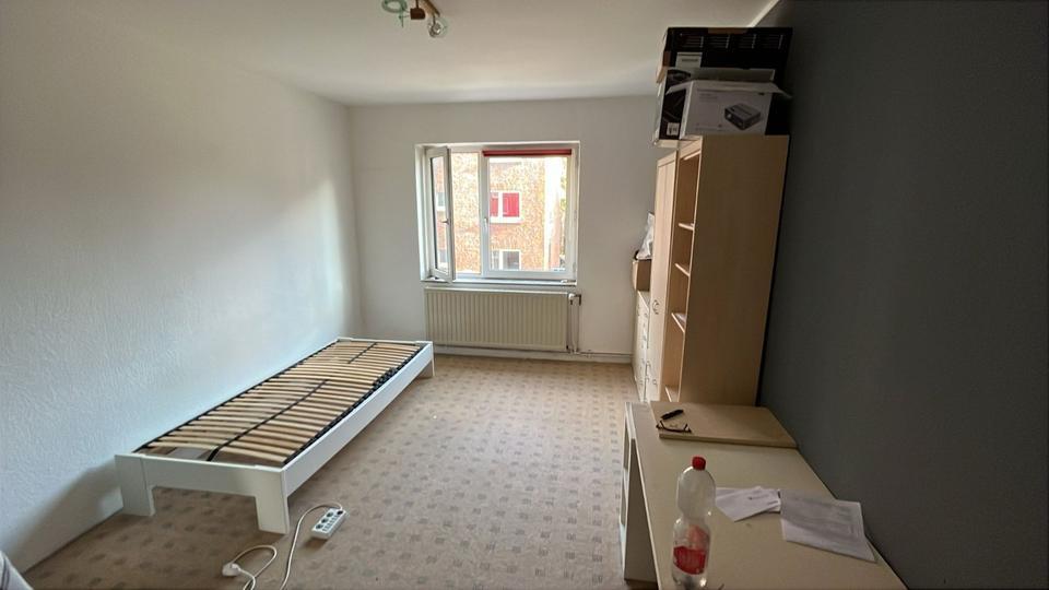 Teilweise möbliertes Zimmer in WG zu vermieten – 390 € warm inkl.