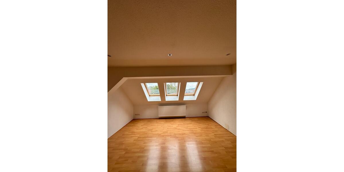 Dachgeschoßwohnung Goslar - 2.5 Zimmer, 90 m&sup2;, 765&euro; | Angebot:26131014