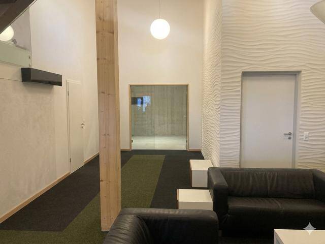 Gewerbeobjekt Ravensburg Weststadt - 8 Zimmer, 269 m&sup2;, 2.272&euro; | Angebot:25996555