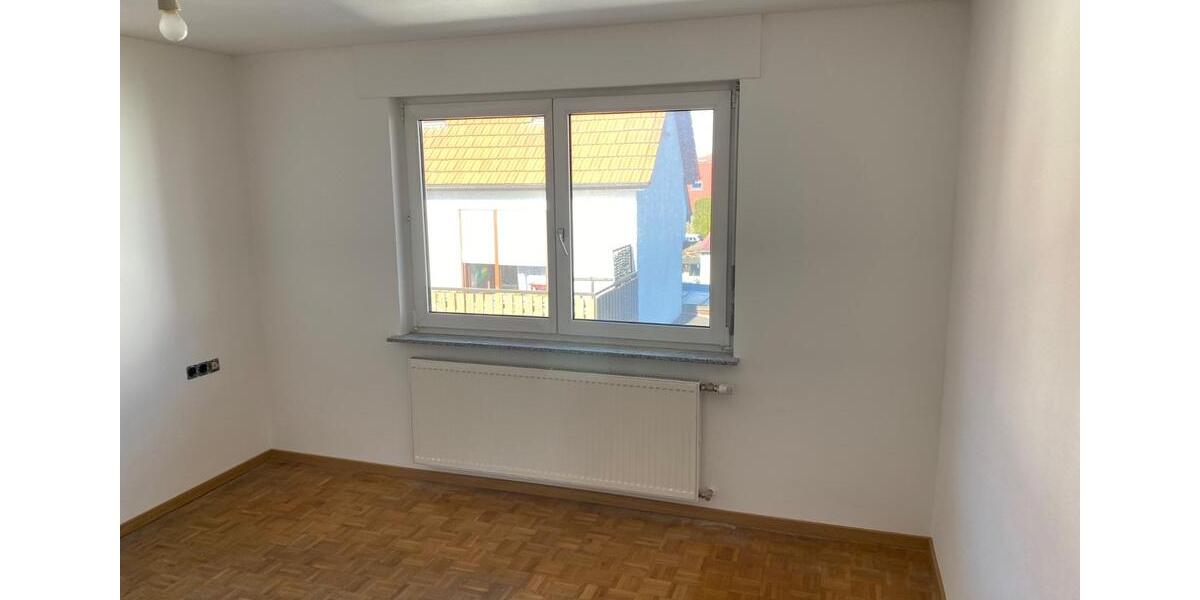 Etagenwohnung Hülben - 2 Zimmer, 86 m&sup2;, 850&euro; | Angebot:26589598