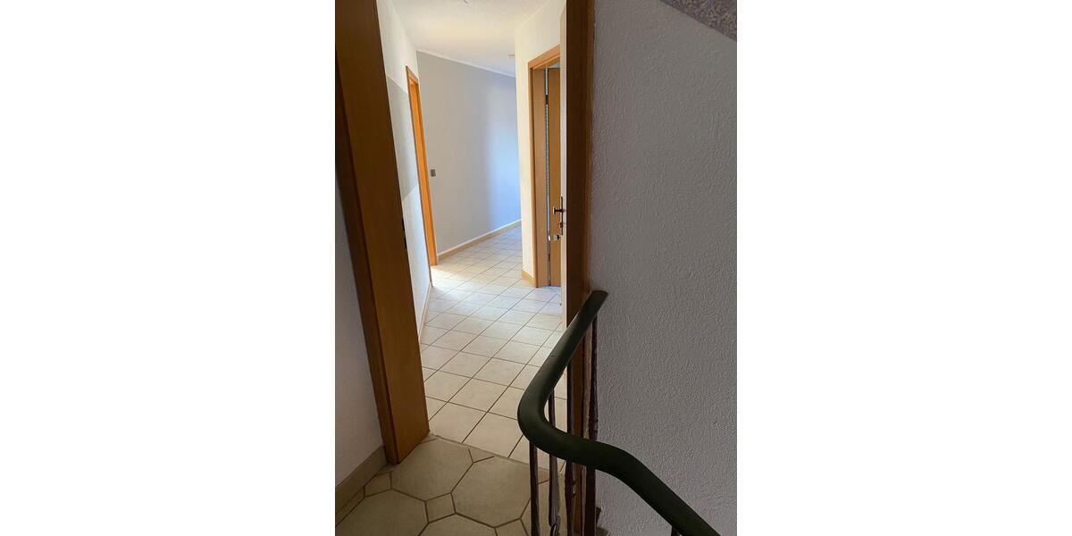 Dachgeschoßwohnung Radevormwald - 2 Zimmer, 60 m&sup2;, 600&euro; | Angebot:25235959