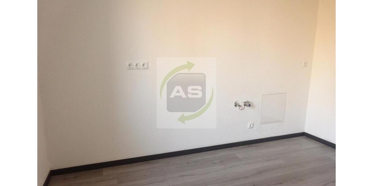 Erdgeschoßwohnung Meerane - 3 Zimmer, 82 m&sup2;, 595&euro; | Angebot:26098087