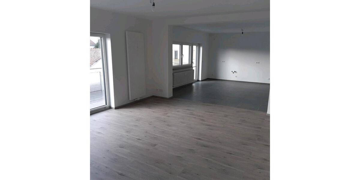 Etagenwohnung Lampertheim - 4 Zimmer, 160 m&sup2;, 1.600&euro; | Angebot:26425611