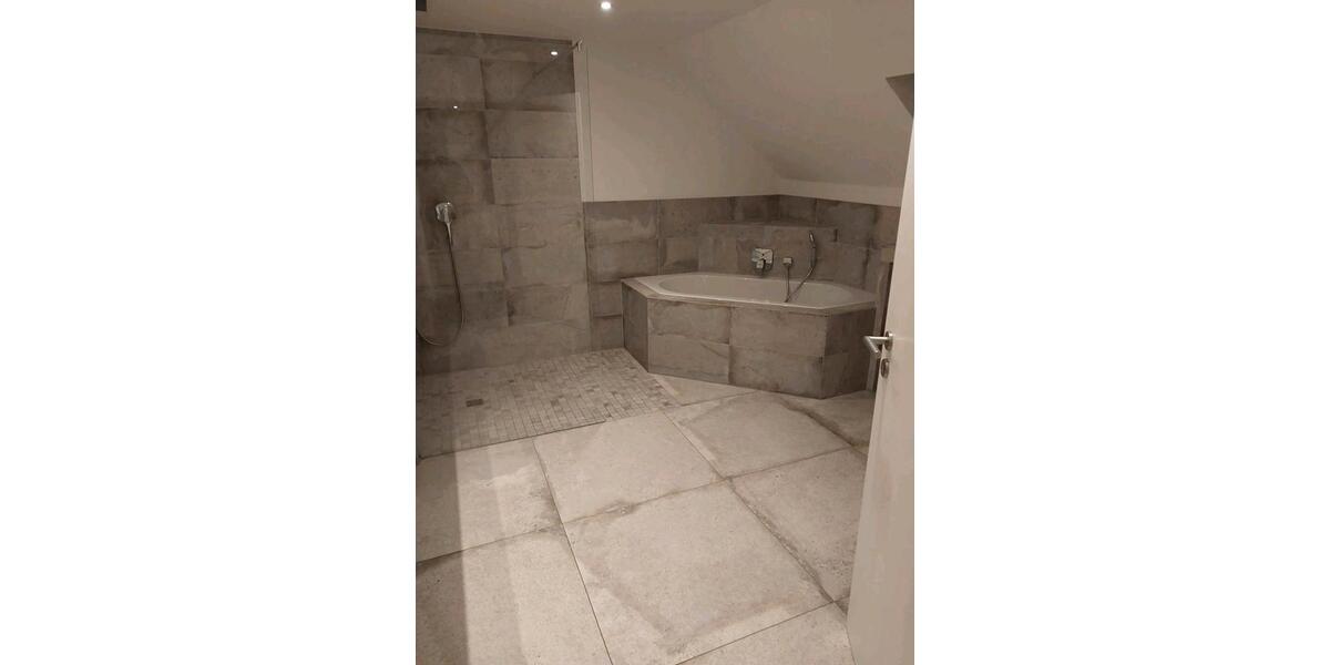 Einfamilienhaus Üttfeld - 7 Zimmer, 140 m&sup2;, 1.050&euro; | Angebot:24735854