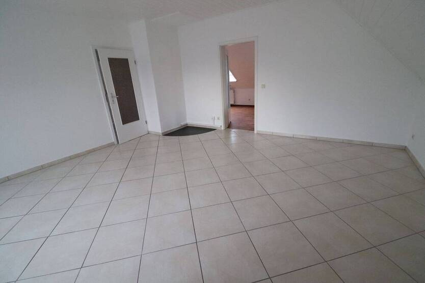 Charmante 3-Zimmer Dachgeschoßwohnung mit Einbauküche und Balkon