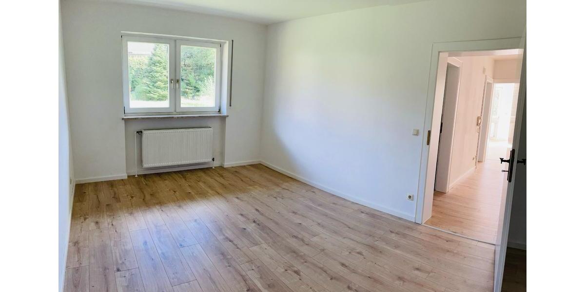 Helle, komplett renovierte 3-Zimmer-Wohnung in Grafenwiesen 3 zimmer