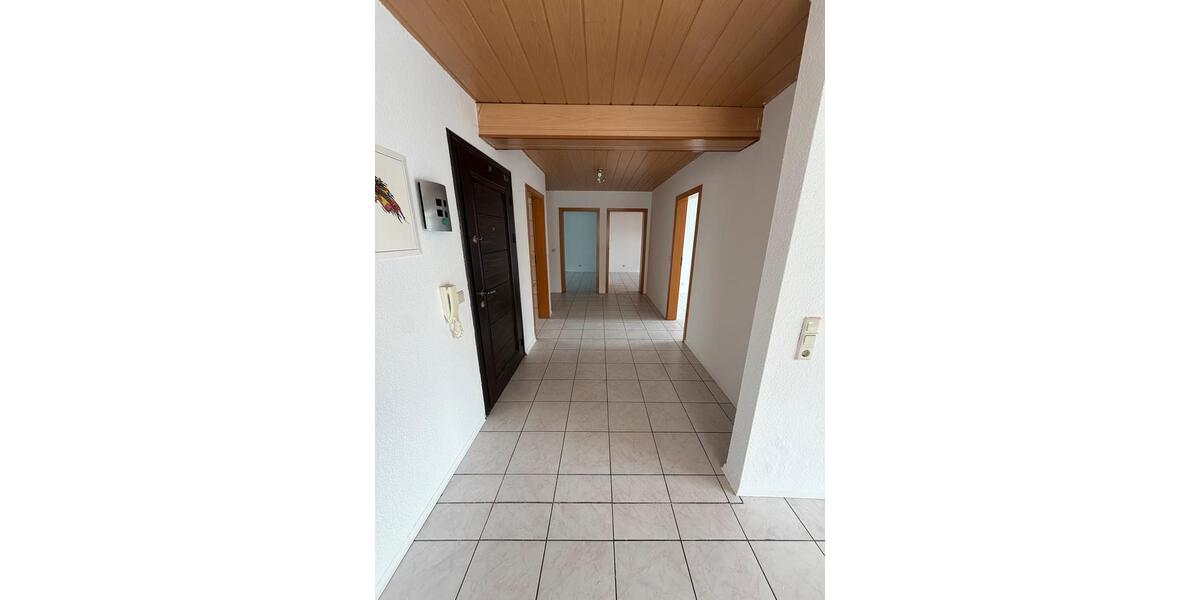 Dachgeschoßwohnung Rastatt - 4 Zimmer, 140 m&sup2;, 1.550&euro; | Angebot:26535960