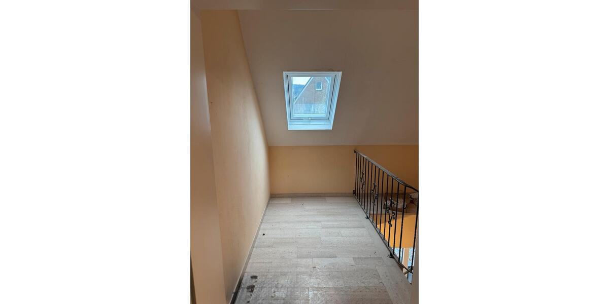 3 Zimmer frisch renoviert schöne Wohnung zentral ruhige Lage 3 zimmer