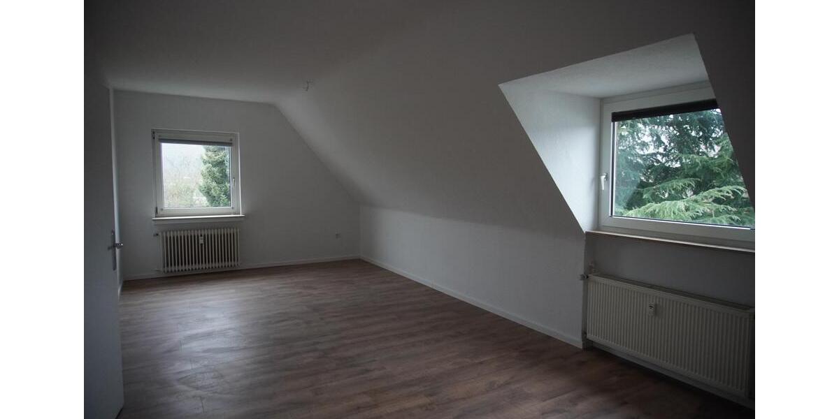 Dachgeschoßwohnung Bad Honnef - 3 Zimmer, 82 m&sup2;, 900&euro; | Angebot:24478584