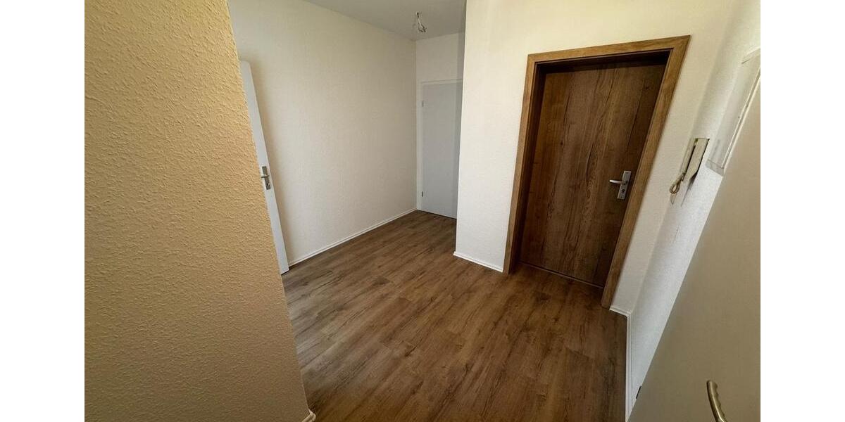 Etagenwohnung Crimmitschau - 3 Zimmer, 70 m&sup2;, 420&euro; | Angebot:26647428