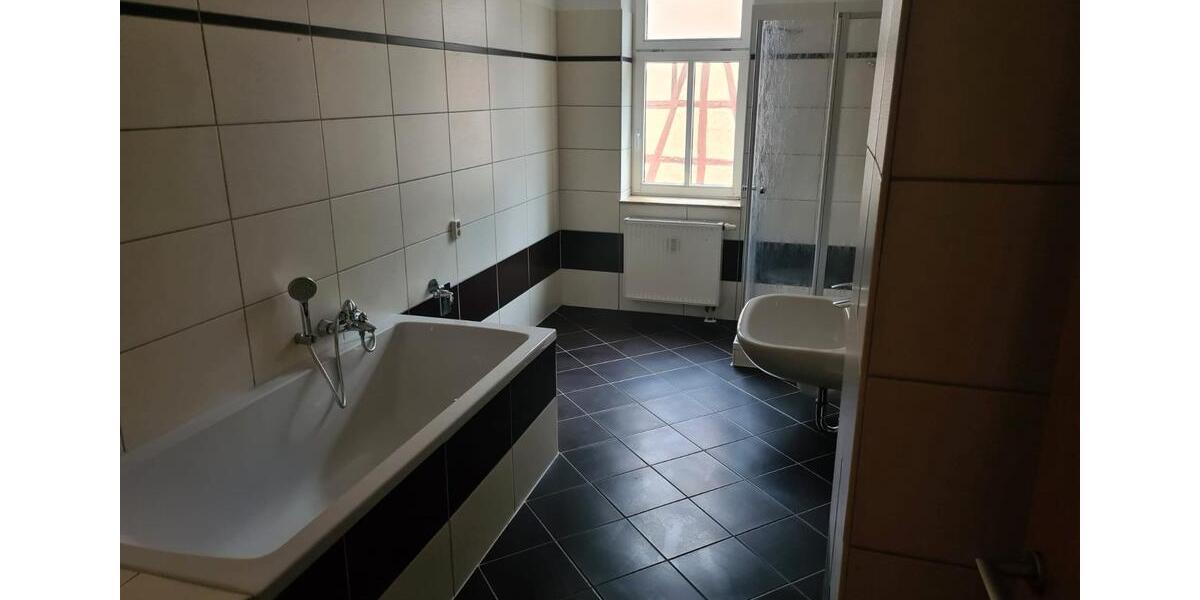 Etagenwohnung Sondershausen - 4 Zimmer, 101 m&sup2;, 610&euro; | Angebot:26621278