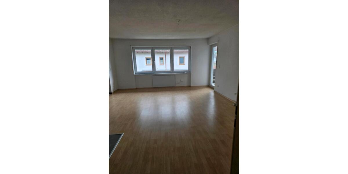 Etagenwohnung Traunreut St. Georgen - 4 Zimmer, 100 m&sup2;, 1.400&euro; | Angebot:26670250