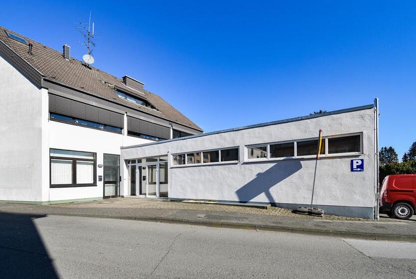 Lager! Werkstatt! Praxis! Büro! Ladenlokal! Hier ist alles möglich. Zentral. Ca. 353m². Teilbar.