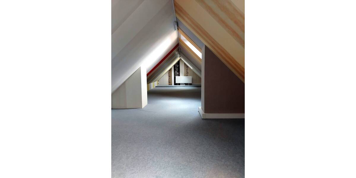 Etagenwohnung Neubrandenburg Vogelviertel - 5 Zimmer, 124 m&sup2;, 1.100&euro; | Angebot:22486008