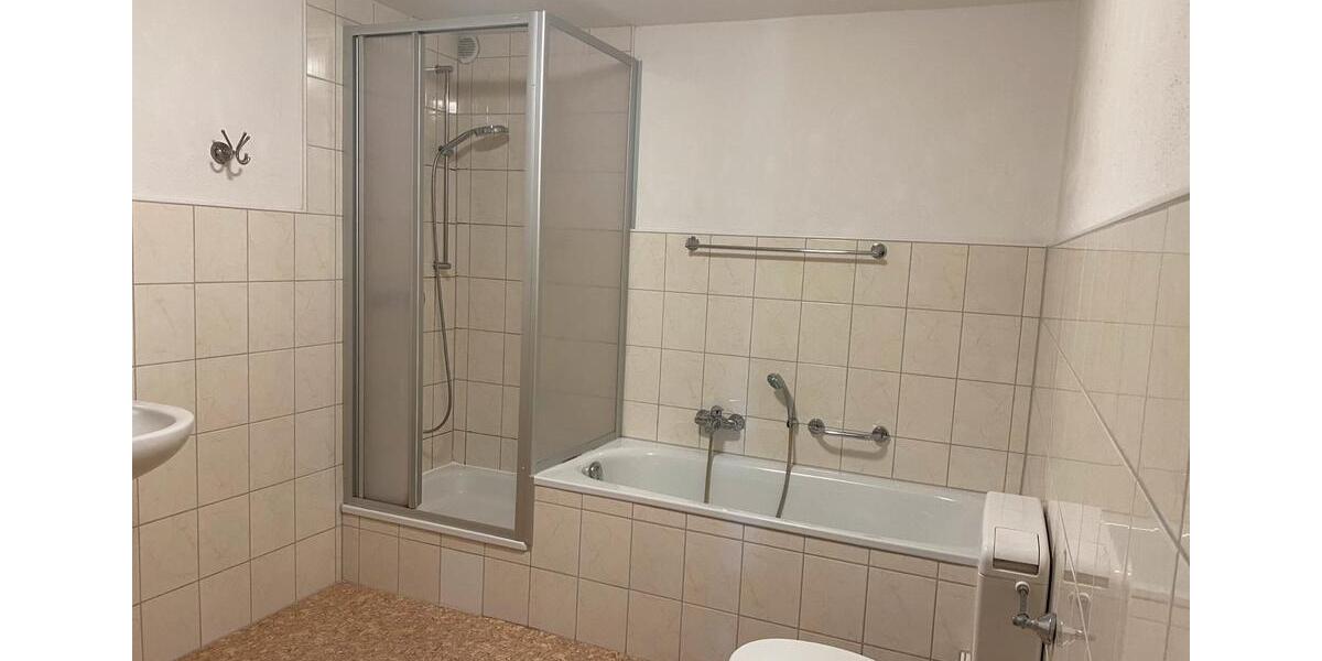 Etagenwohnung Hilchenbach - 4 Zimmer, 140 m&sup2;, 800&euro; | Angebot:26605412