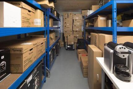 Lager Warmlager Freifläche Büro Garage Self Storage Lagerraum zimmer