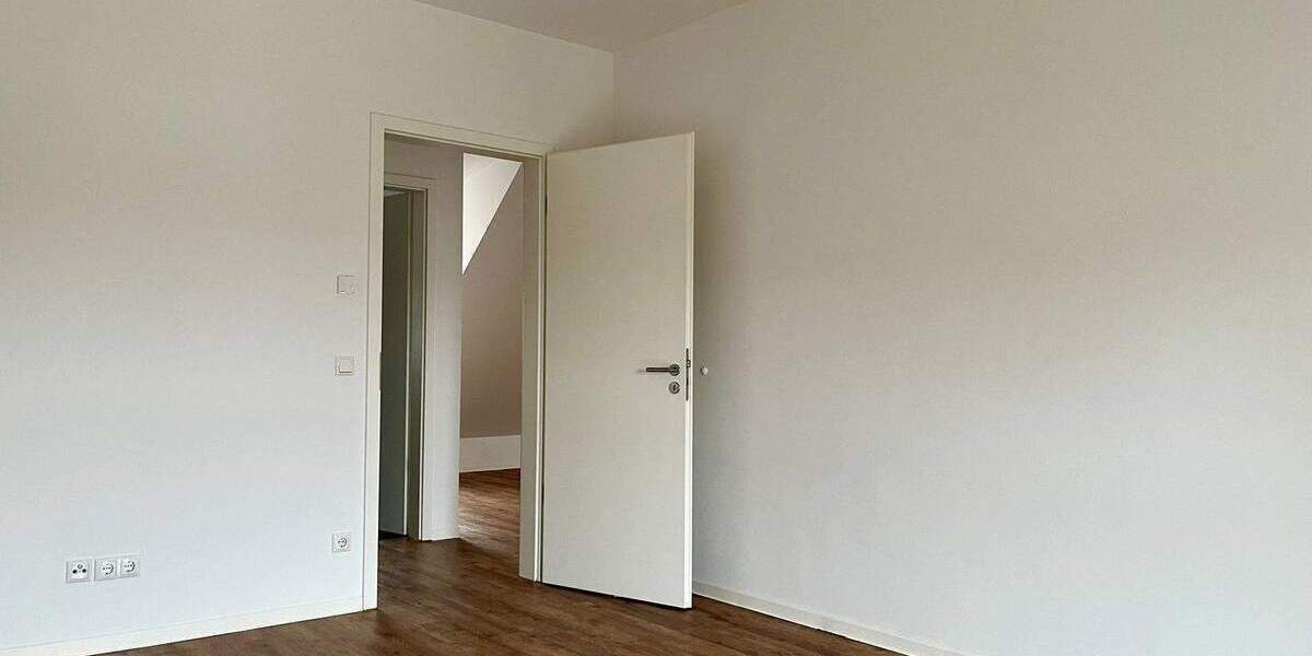 Moderne 2-Zimmer-Dachgeschoss-Wohnung mit Dachterrasse und EBK! 2 zimmer