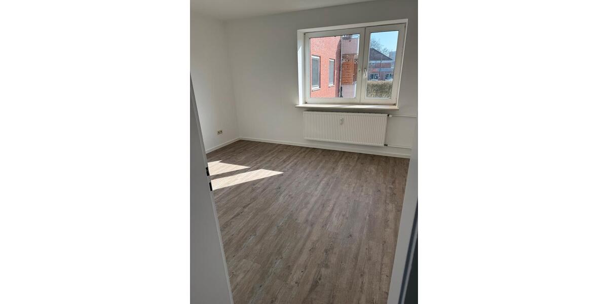 Erdgeschoßwohnung Wilhelmshaven - 4 Zimmer, 75 m&sup2;, 490&euro; | Angebot:25394090