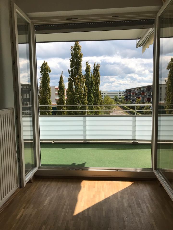 Licht durchflutete 3 Zimmer Wohnung auf der Messestadt West - U2