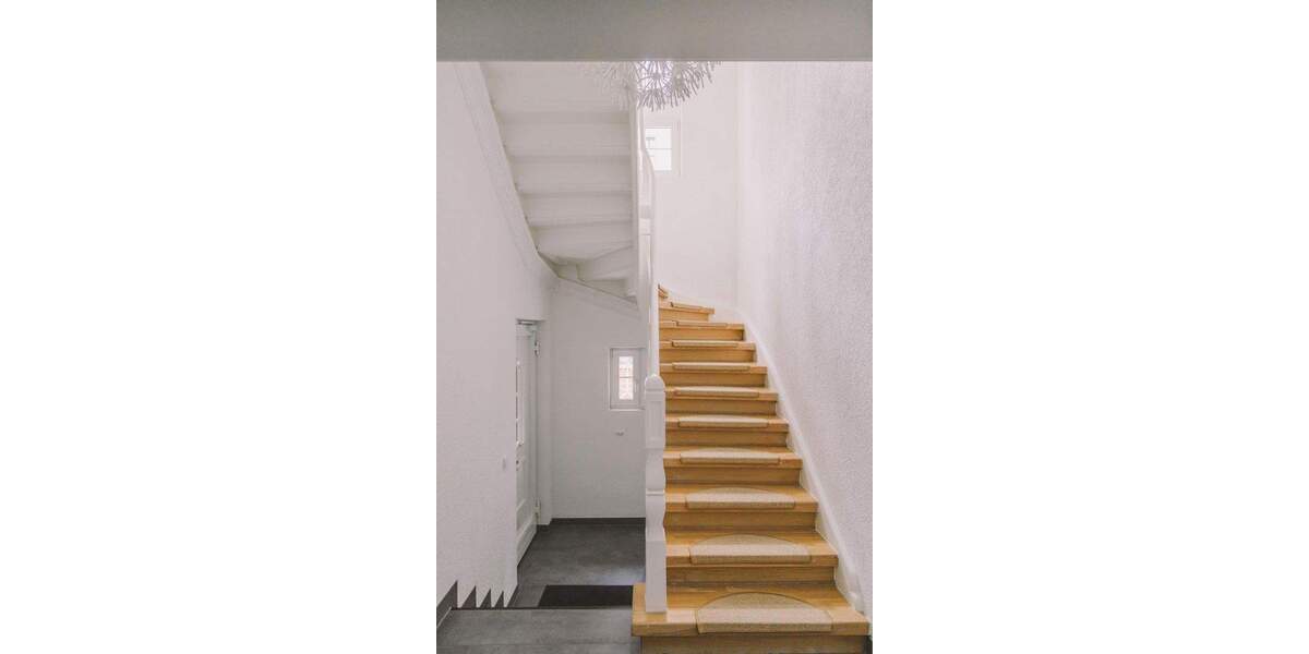 Etagenwohnung Hanau - 3 Zimmer, 140 m&sup2;, 2.000&euro; | Angebot:25181633