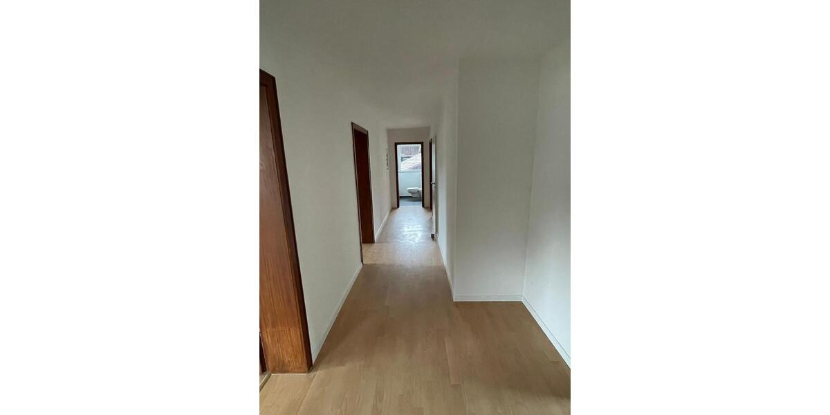 Etagenwohnung Finnentrop - 4 Zimmer, 100 m&sup2;, 920&euro; | Angebot:24561474