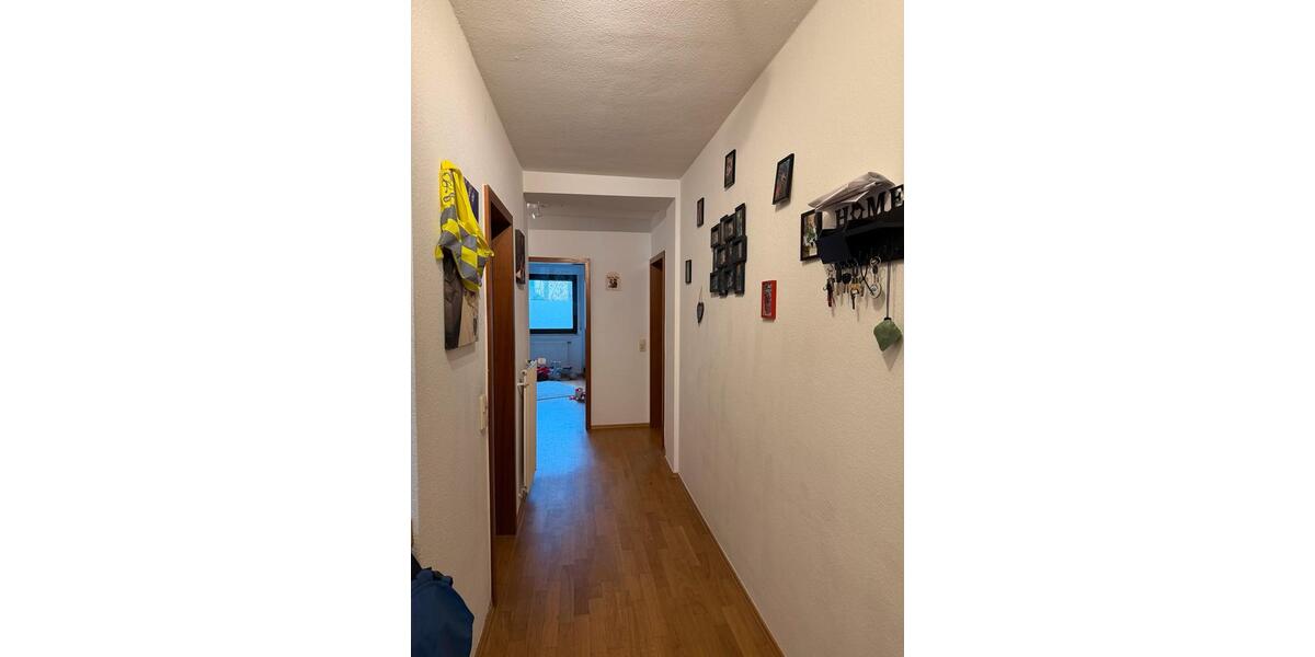 Etagenwohnung Hennef (Sieg) - 3 Zimmer, 92 m&sup2;, 1.250&euro; | Angebot:25935304