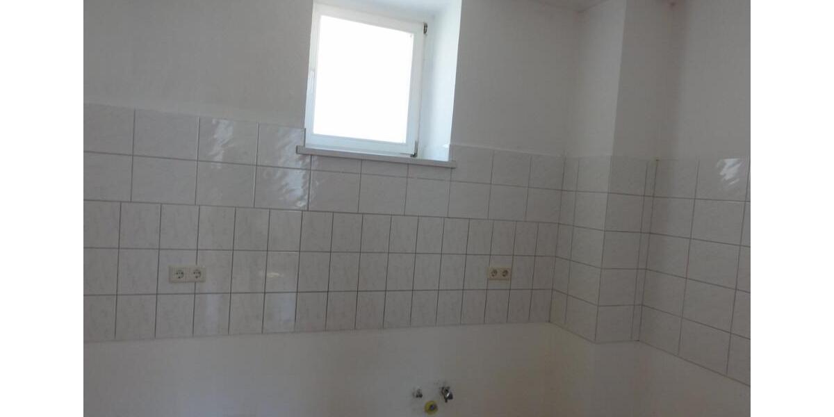 Etagenwohnung Laucha an der Unstrut - 2 Zimmer, 63 m&sup2;, 295&euro; | Angebot:25053400