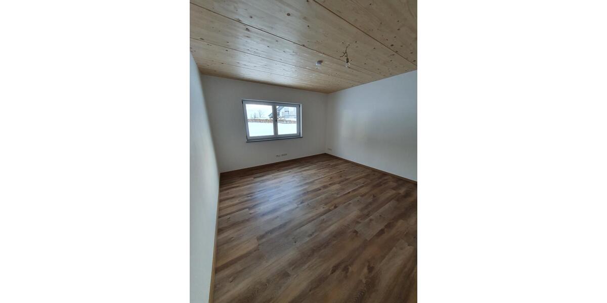 Erdgeschoßwohnung Grainet - 3 Zimmer, 90 m&sup2;, 900&euro; | Angebot:25840216