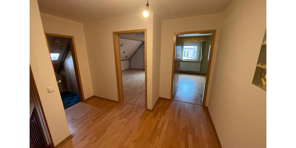 Etagenwohnung Duderstadt - 7 Zimmer, 140 m&sup2;, 1.160&euro; | Angebot:25902918