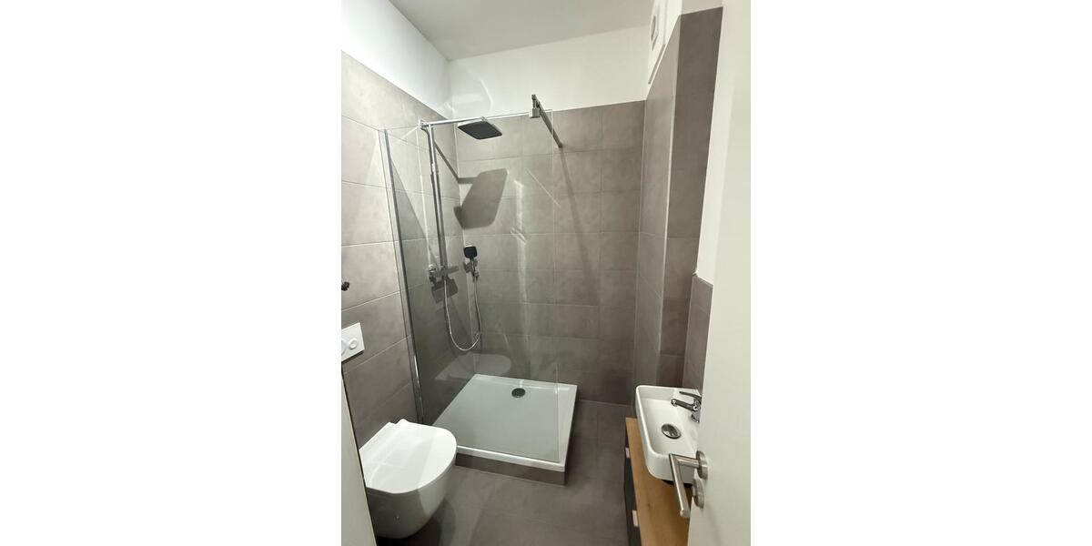 Mehrere WG Zimmer in Uni-Nähe, Erstbezug, von 11 qm bis 26 qm 12 zimmer