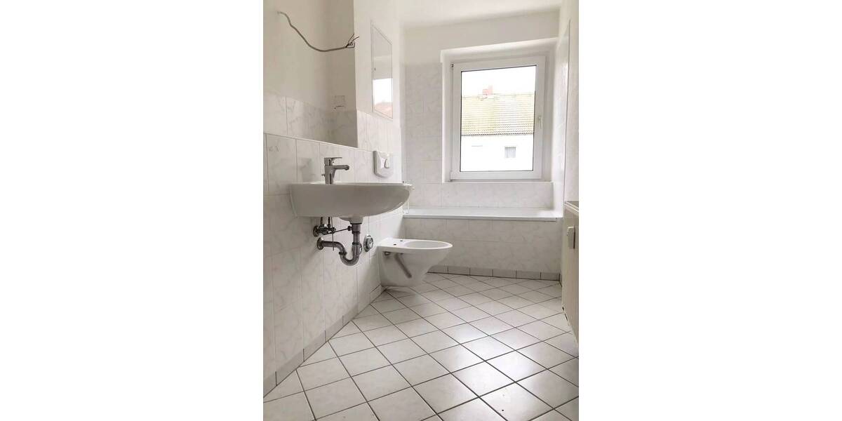 Etagenwohnung Riesa Pausitzer Delle - 4 Zimmer, 76 m&sup2;, 449&euro; | Angebot:26418868