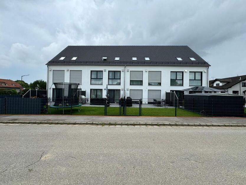 Neuwertiges Haus zu vermieten in 85114 Buxheim zimmer