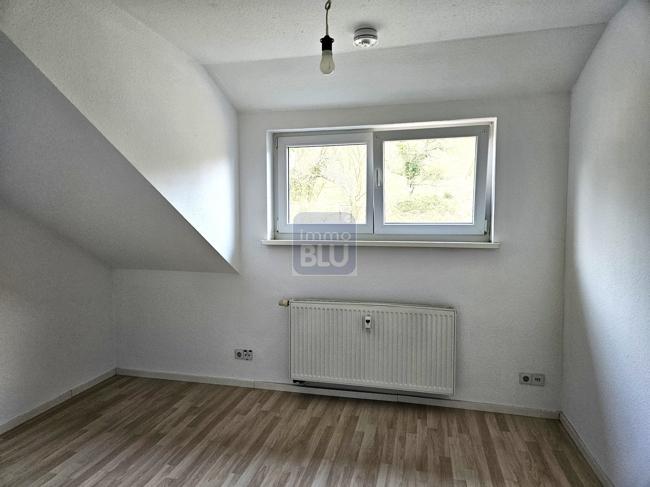 Dachgeschoßwohnung Weingarten (Baden) - 3 Zimmer, 69 m&sup2;, 700&euro; | Angebot:26070516