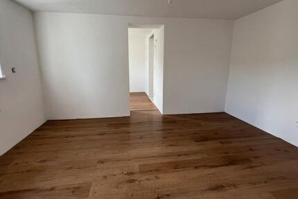 3-Zimmer-Wohnung mit Garten und Terrasse Erstbezug nach Sanierung zimmer