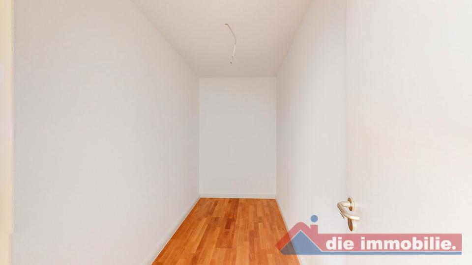 Dachgeschoßwohnung Magdeburg - 4 Zimmer, 142 m&sup2;, 1.065&euro; | Angebot:24257666