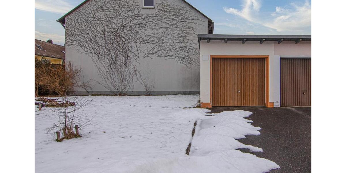 Reihenhaus Selb - 5 Zimmer, 125 m&sup2;, 960&euro; | Angebot:25975020