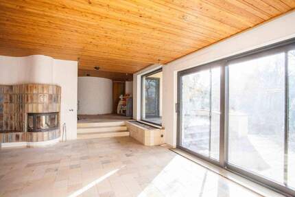 Haus Uttenreuth - 8 Zimmer, 270 m&sup2;, 3.000&euro; | Angebot:24450110